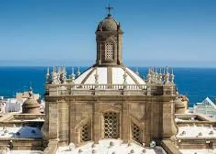 Sleep By The Sea - Las Canteras *